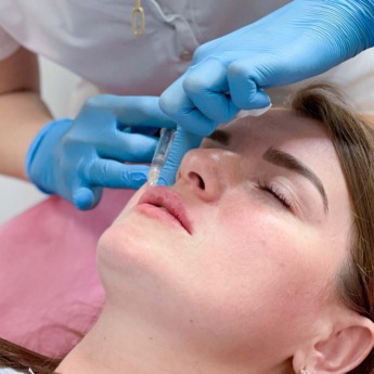 Ін'єкції гіалуронової кислоти в губи